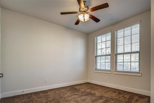 Building Photo - 2434 Magalia Ln