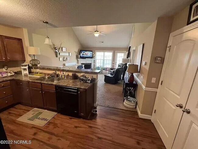 Building Photo - 2204 Chavis Dr