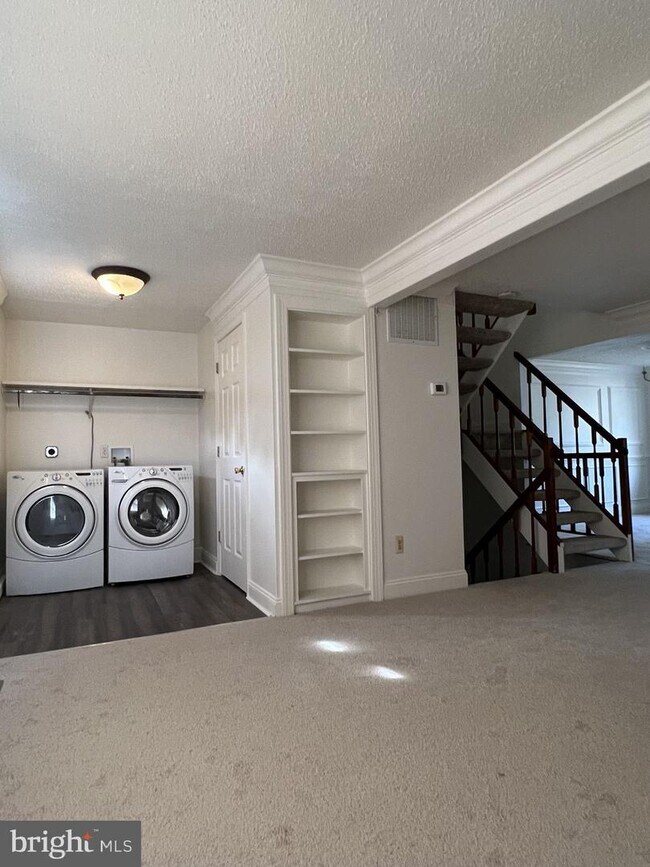 Foto del edificio - 3329 Wyndale Ct