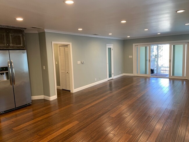 Building Photo - 14238 Dickens St