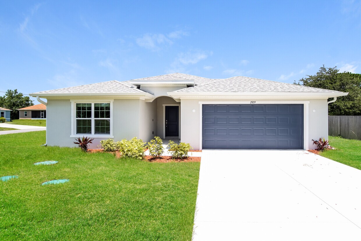 Foto principal - 2929 Fig Rd SE, Palm Bay, FL