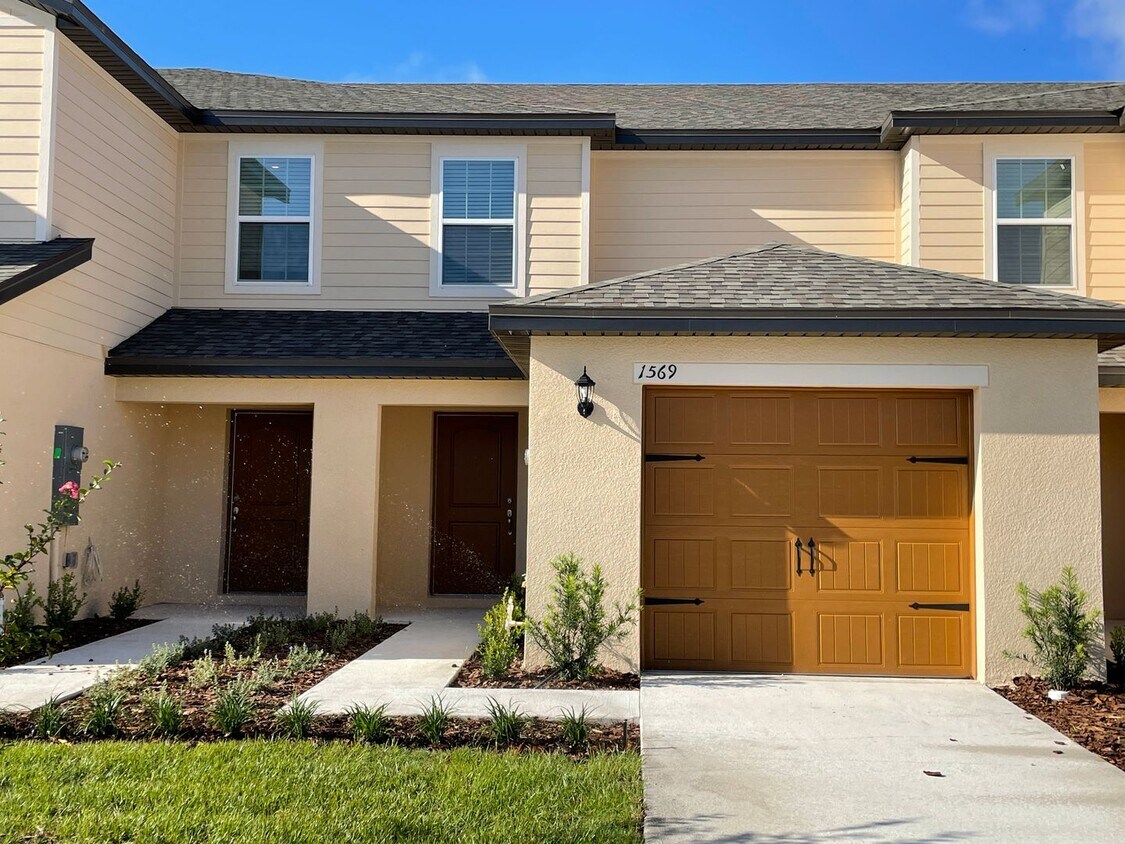 Primary Photo - Lovely 2 Bed/2.5 Bath Townhome FOR RENT in...