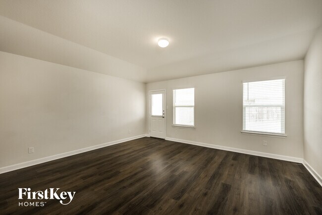 Building Photo - 6419 Kingsley Edge