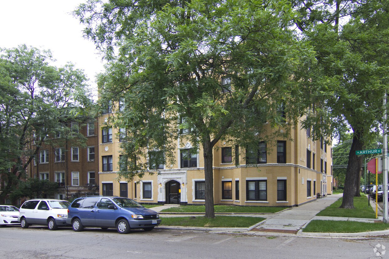 Primary Photo - 2034 W Arthur Ave