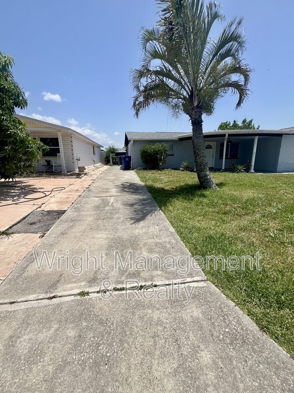 Foto del edificio - 3716 Cedarwood Dr
