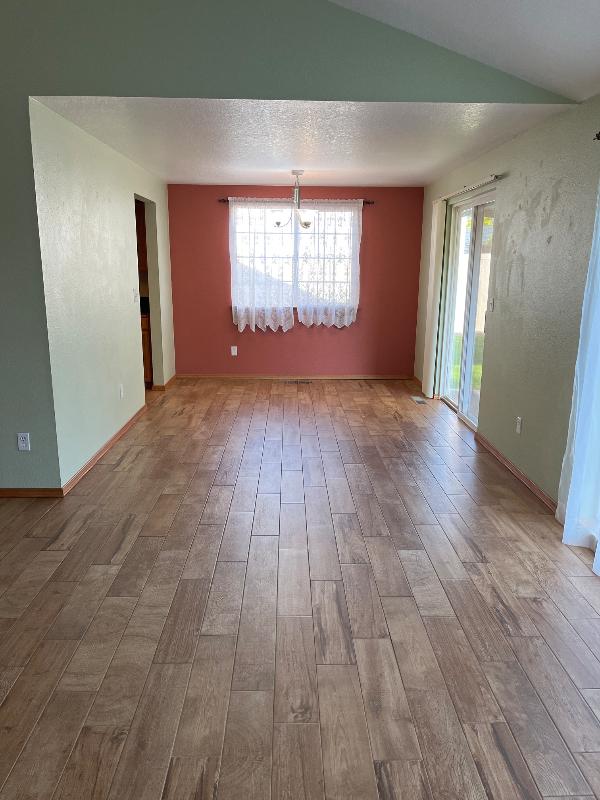 Foto del edificio - 4274 Glencoe St NE
