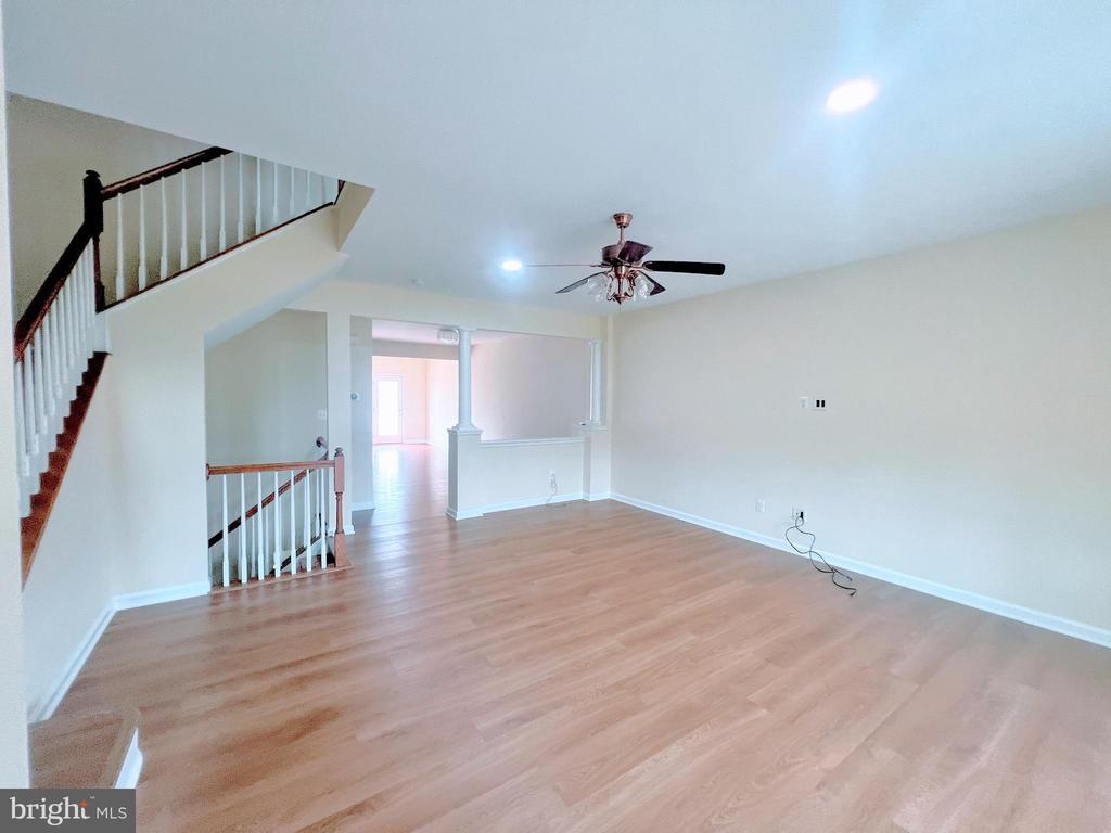 Foto principal - 25795 Clairmont Manor Square