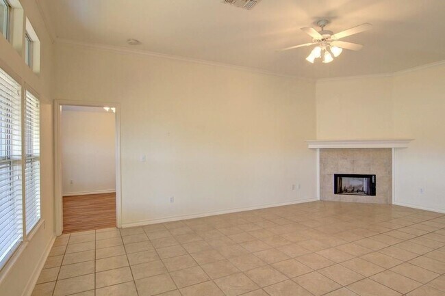 Foto del edificio - 5937 Sutherland Dr