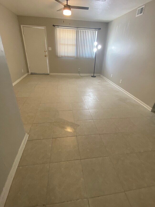 Building Photo - 3809 Carpenter Dr