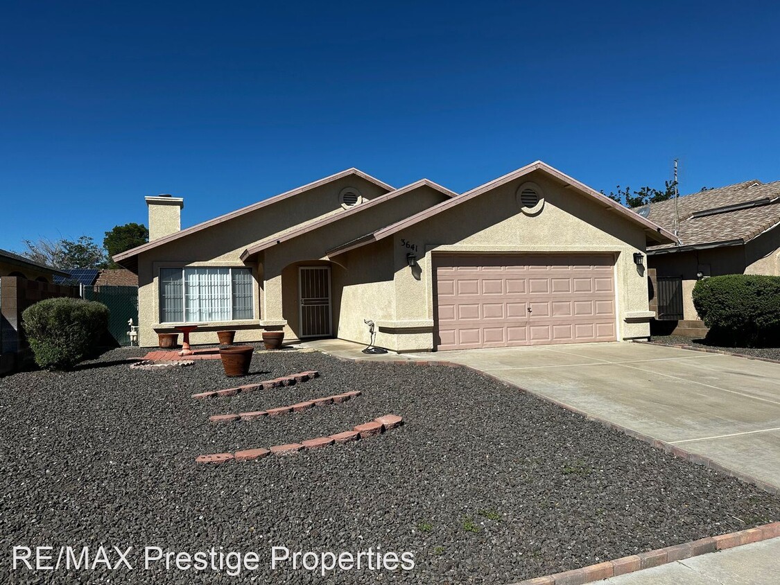 3 br, 2 bath House - 3641 N Bond - House Rental in Kingman, AZ ...