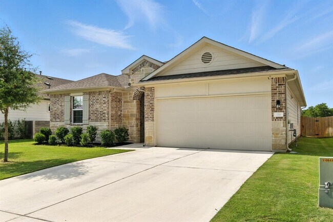 Foto del edificio - 211 Rainmaker Ln