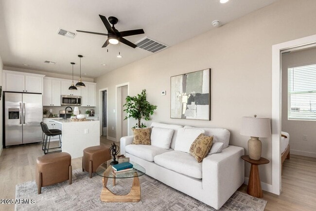 Building Photo - 1508 W Sherman St