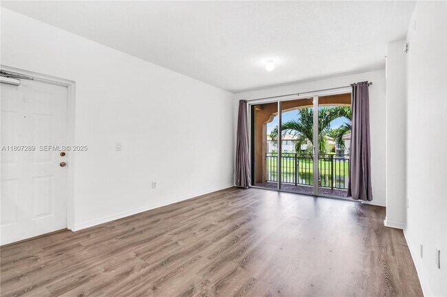 Building Photo - 6700 NW 114th Ave