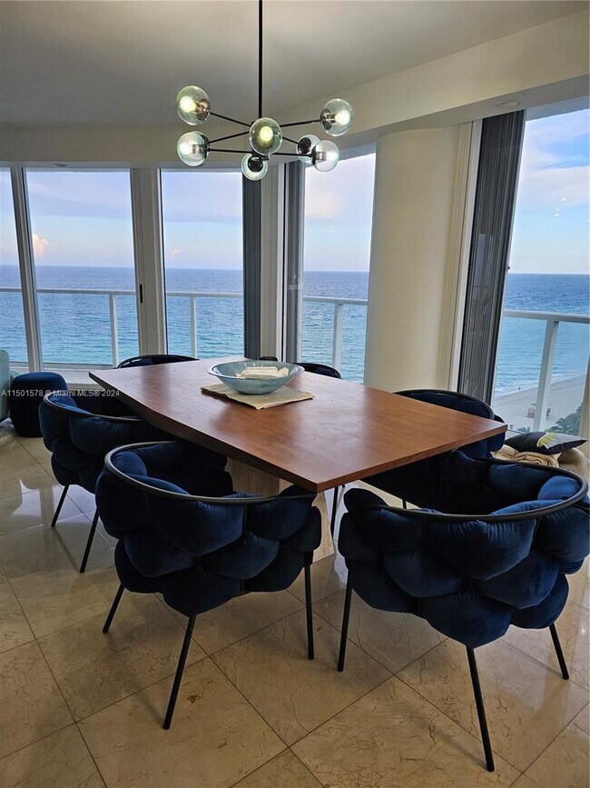 Foto del edificio - 16445 Collins Ave