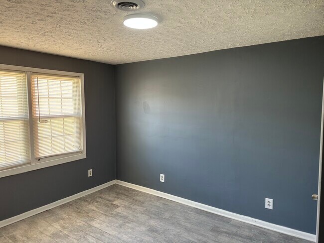 Building Photo - 3202 Rudd Ave