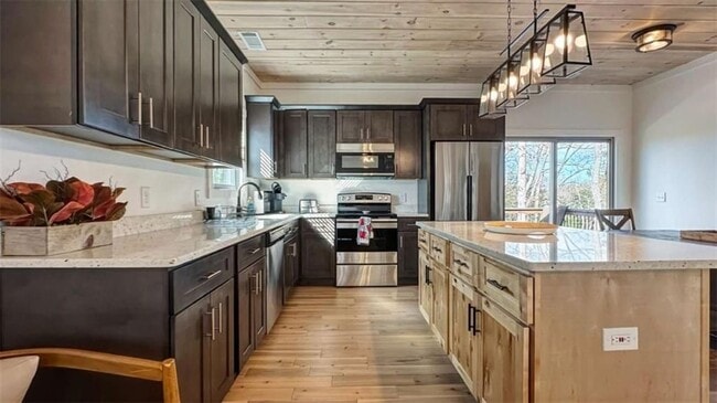 Foto del edificio - 360 Prince Dr