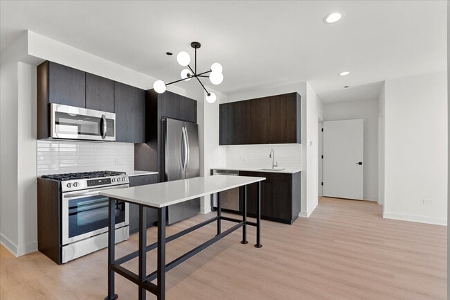 Foto del edificio - 1801 W Grand Ave