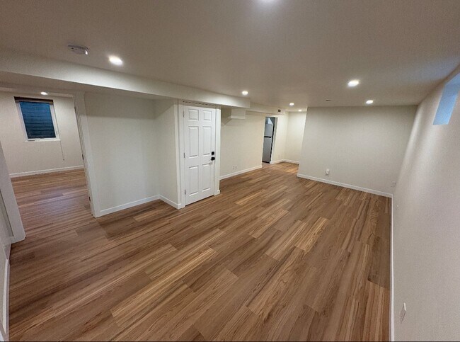 Building Photo - 3378 W Saratoga Ave
