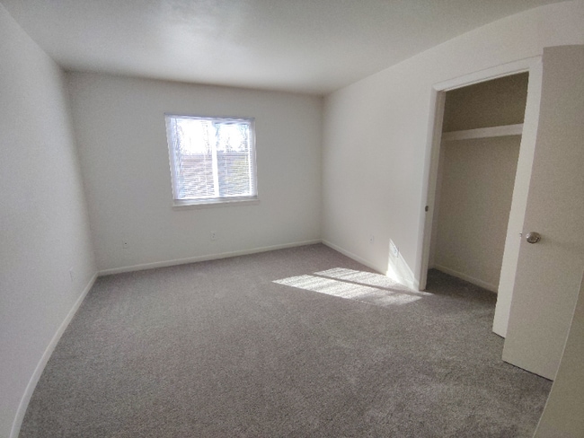 Building Photo - 600 Reusens Rd