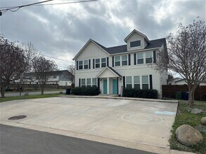 Building Photo - 813 Northington St