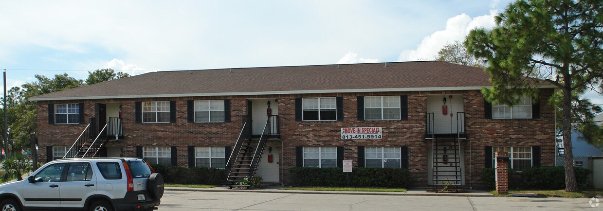 Building Photo - Maingate Apartments