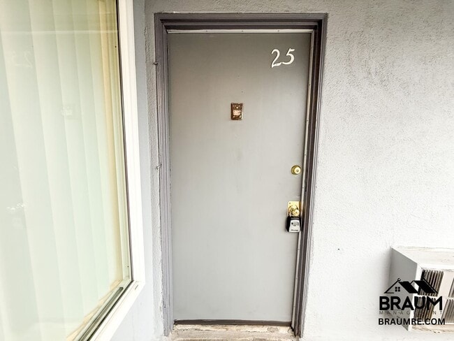 Foto del edificio - 5131 Buffalo Ave