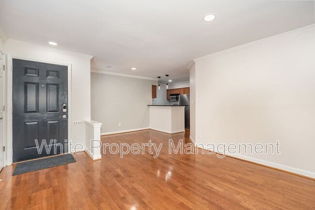 Building Photo - 2516 Cranbrook Ln