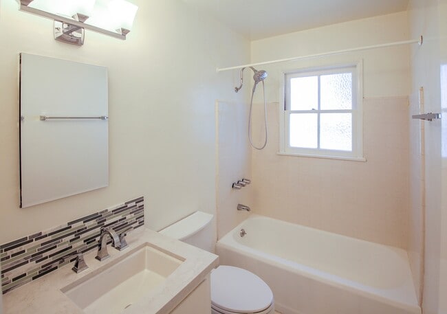 Building Photo - 4426 Calhoun Ave