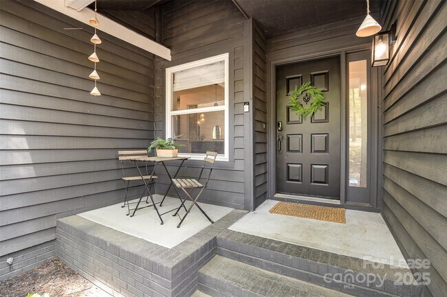 Foto del edificio - 6618 Lakeside Dr