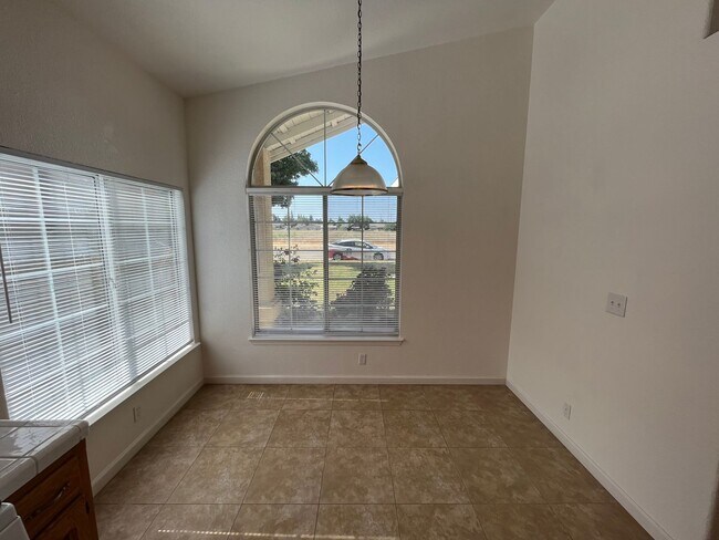 Foto del edificio - NE Visalia home coming soon