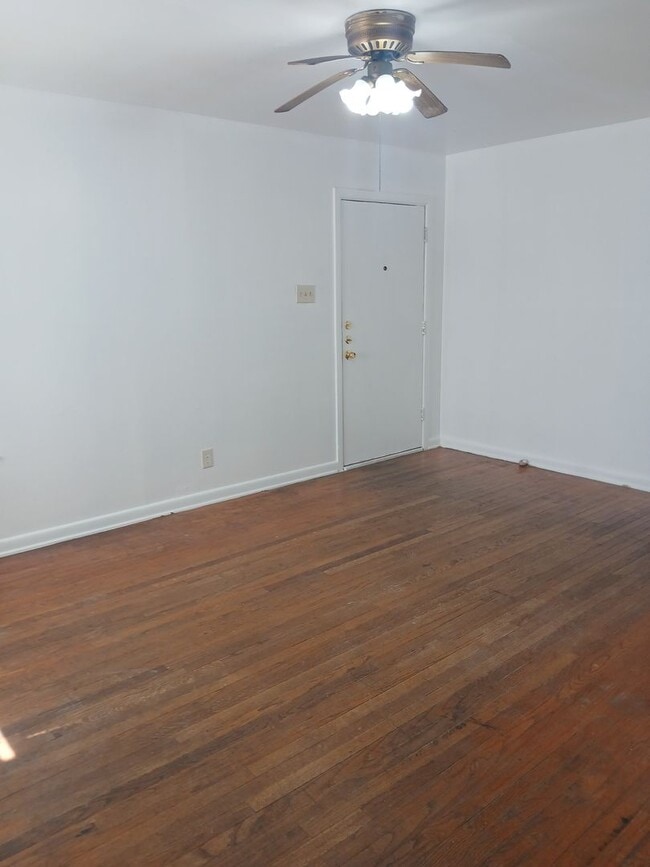 Avon 3019-3021 - Avon 3019-3021 Apartment