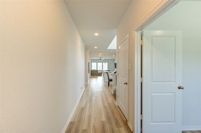 Building Photo - 20951 New Proper Dr
