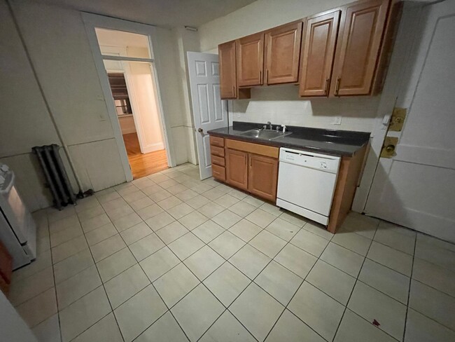 Building Photo - Huge 4-BED 2-BATH Union Square ALLSTON