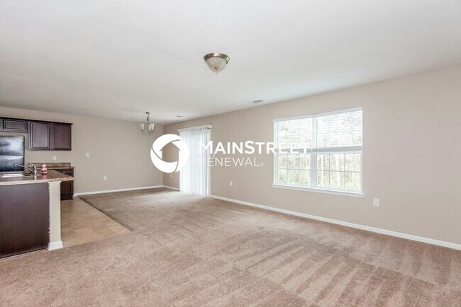 Building Photo - 4 Bedroom Pet-Friendly Home in Charlotte, NC with Main Street Renewal