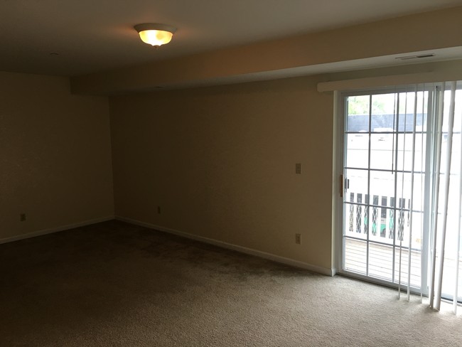 Living Room, Patio - Woodcrest East