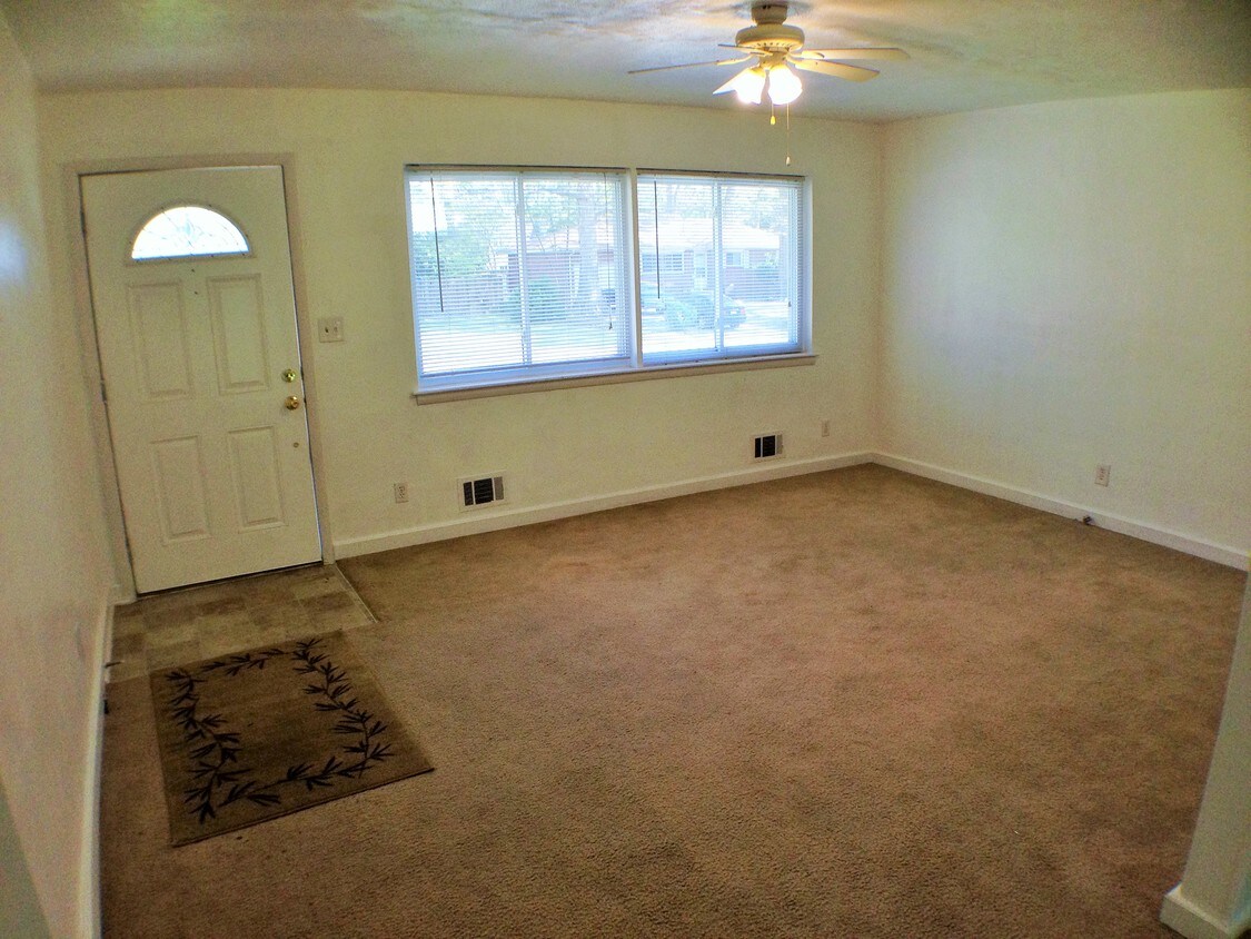 Foto principal - 569 Rose Marie Ave