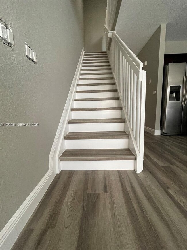 Building Photo - 7941 Catalina Cir