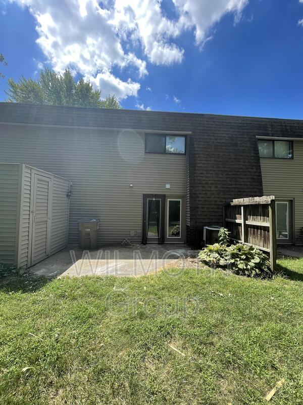 Building Photo - 3135 Wedgewood Ct