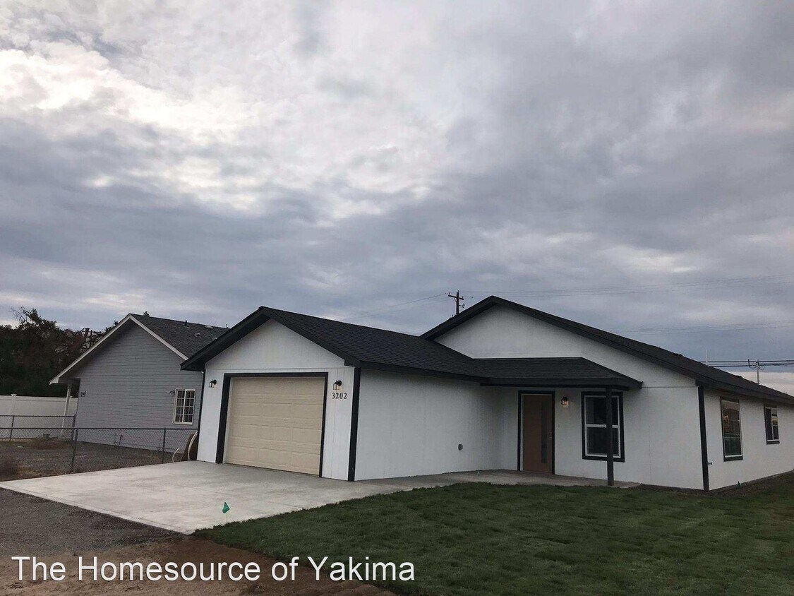 3 br, 2 bath House 3202 1st House Rental in Union Gap, WA