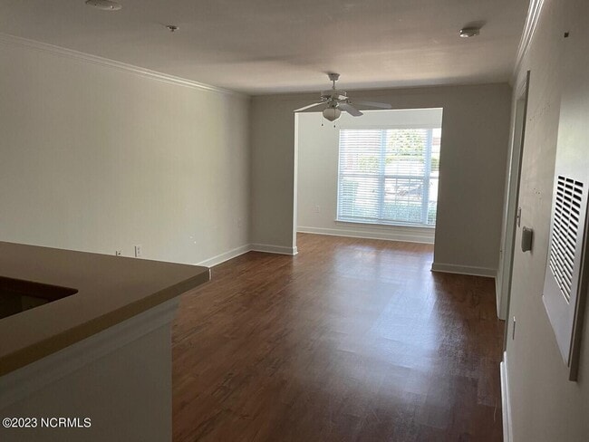 Building Photo - 2820 Bloomfield Ln