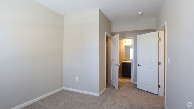 Bedroom - 2BR, 2BA - 965 SF - The Jefferson - Brook Lane Apartments