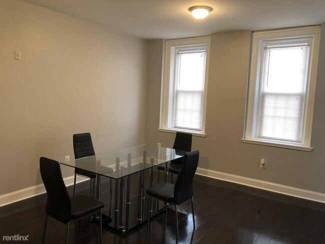 Foto del edificio - 1416 W Girard Ave