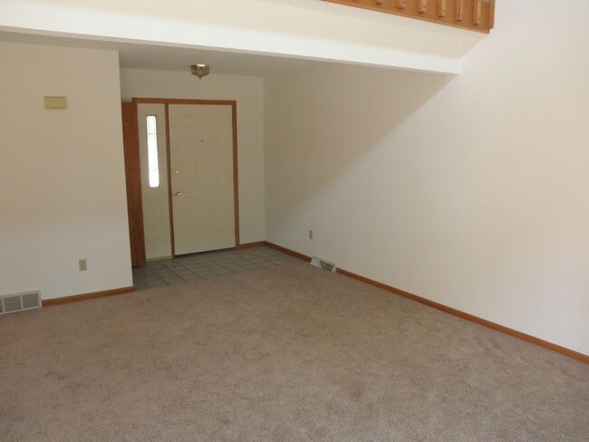 Building Photo - 3203 Eau Claire Ave