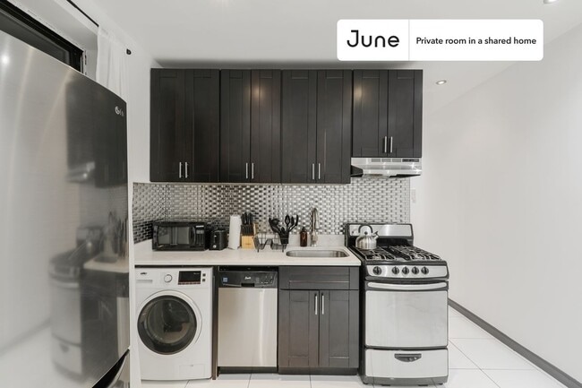 Building Photo - Room in Shared 3 bed/1 bath home