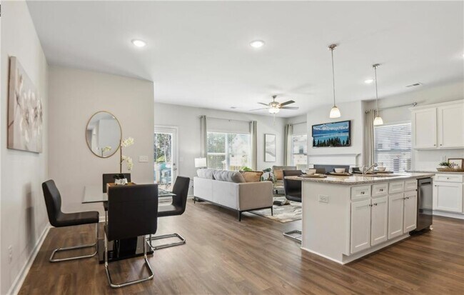 Foto del edificio - 553 Cygnet Ln