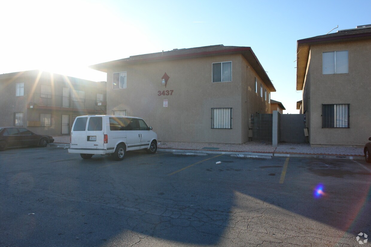 Foto del edificio - 3437 E Cheyenne Ave