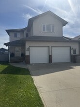 Building Photo - 9209-9128 128 Ave