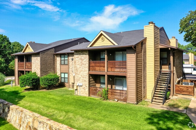 Building Photo - Bristol Grapevine