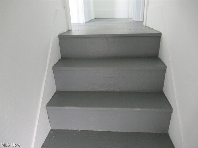 Foto del edificio - 67 Woodrow Ave