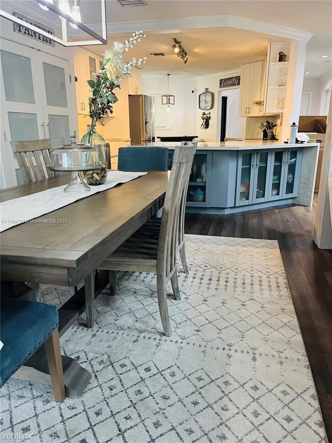 Building Photo - 3 br, 2.5 bath House - 9875 Fairway Cove L...